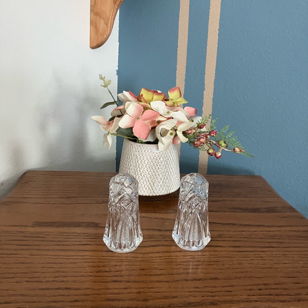 ‼️ Price Cut‼️ Vintage Crystal Salt and Pepper Shakers